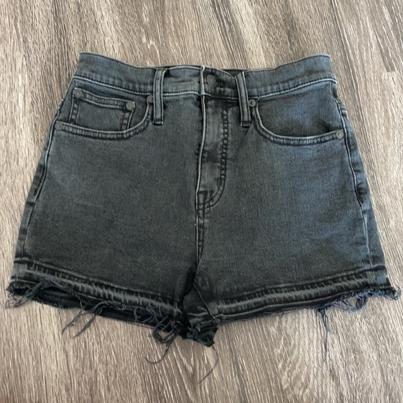 Madewell Drop-Hem Denim Short - Picture 2 of 3